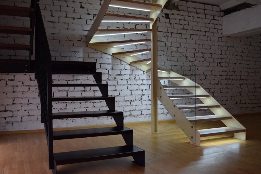 Наружная лестница на второй этаж