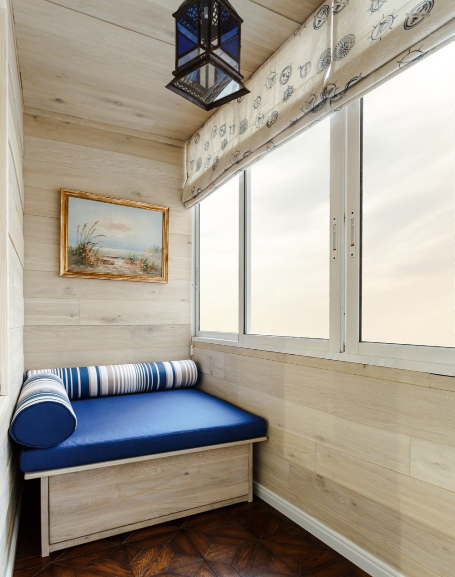 Красивый полукруглый балкон