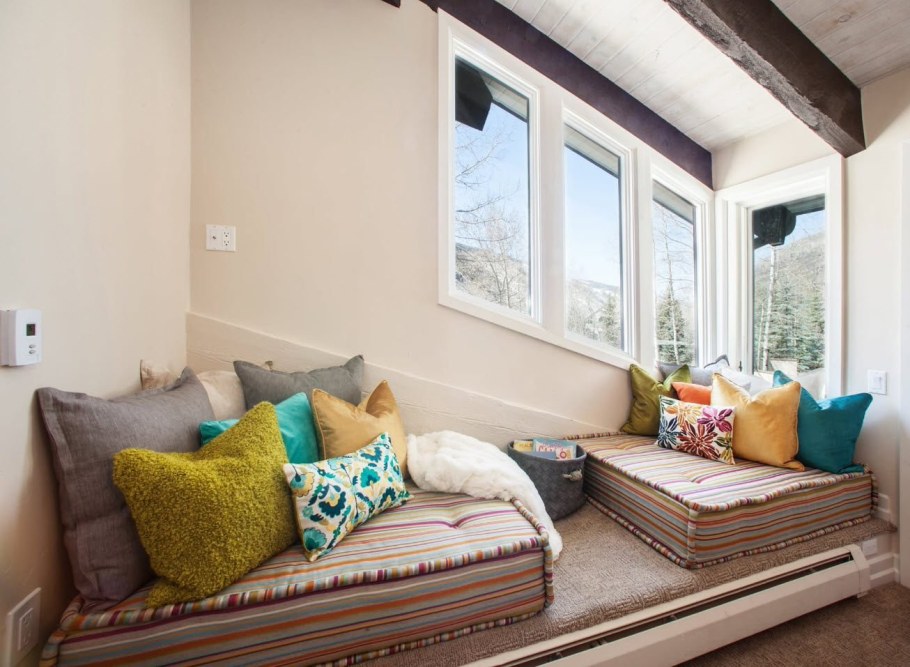 Маленький диванчик на балкон