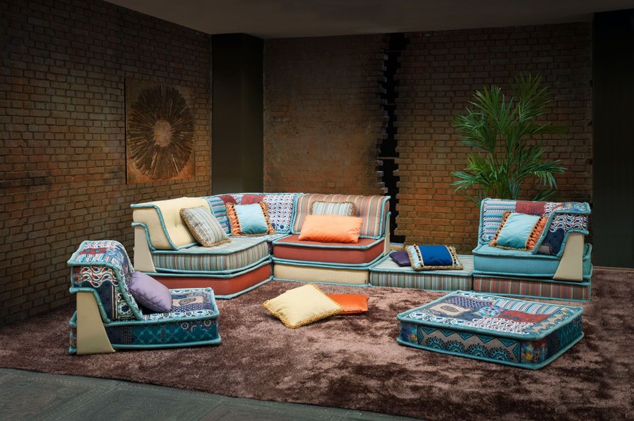 Диван из подушек-модулей бескаркасный