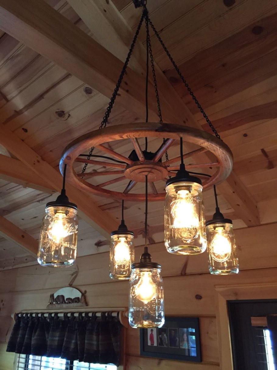 Люстра в деревянный дом