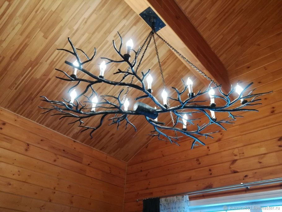 Люстра в виде веток дерева