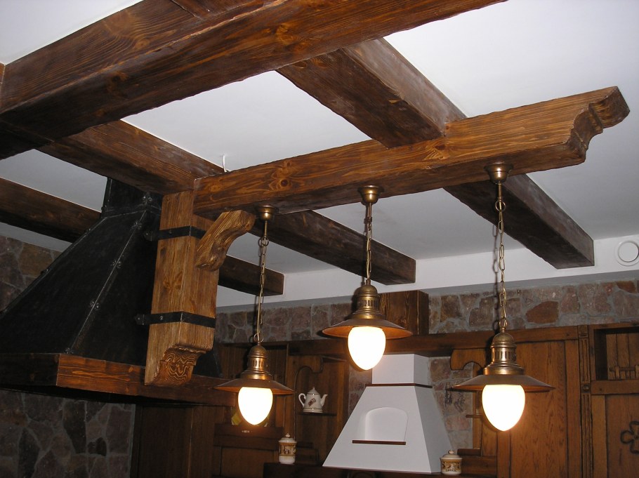 Декоративные деревянные балки