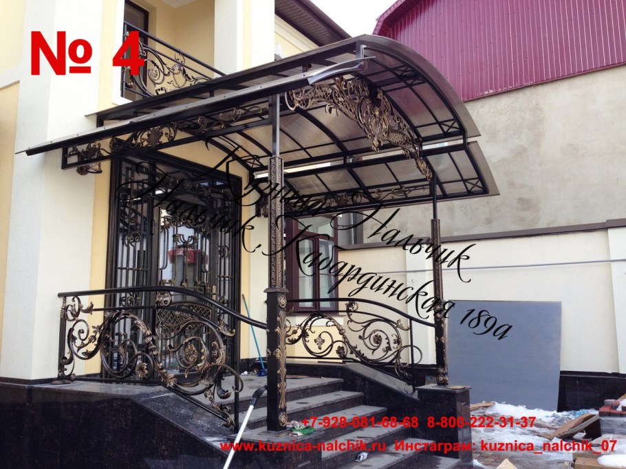 Навес над крыльцом на Столбах