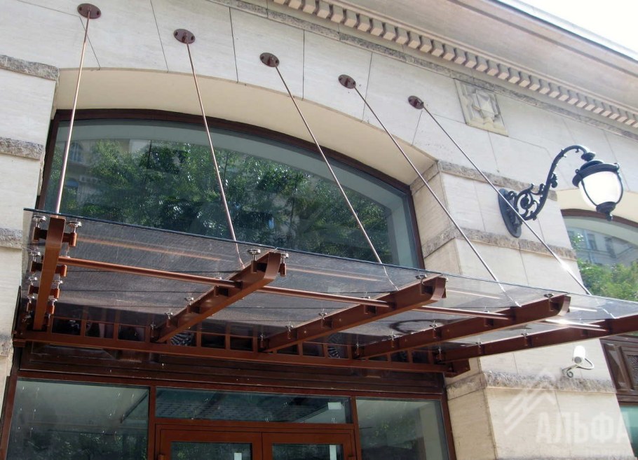 Подвесной козырек на тросах