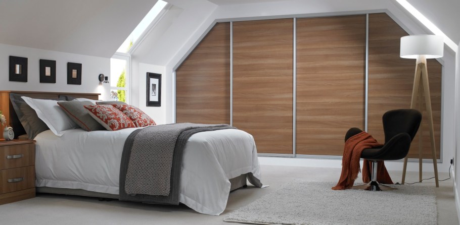 Шкаф мансардный встроенный