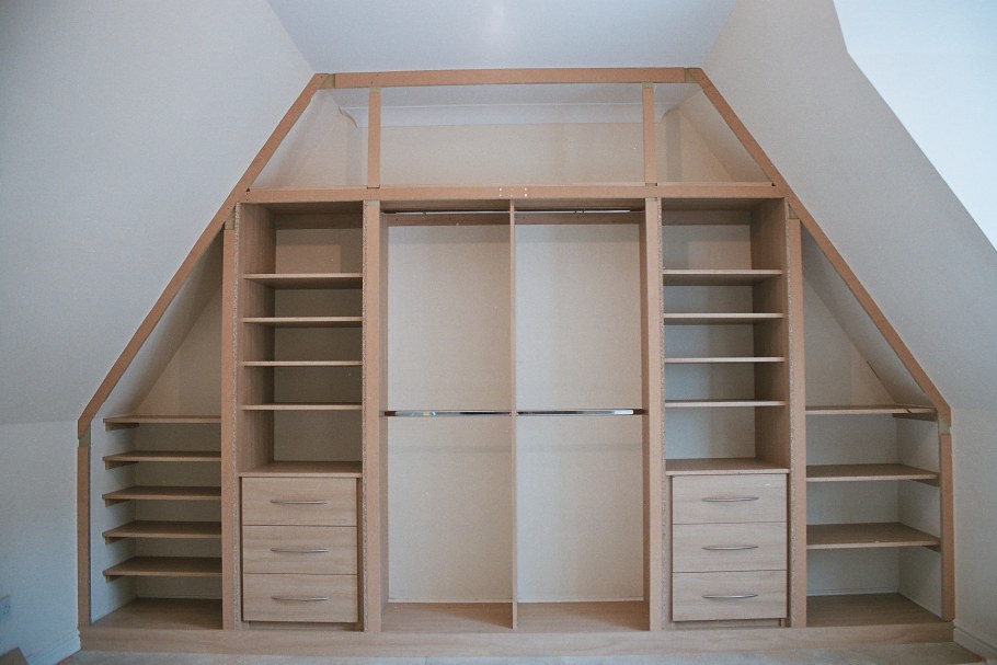 Шкаф на мансарде