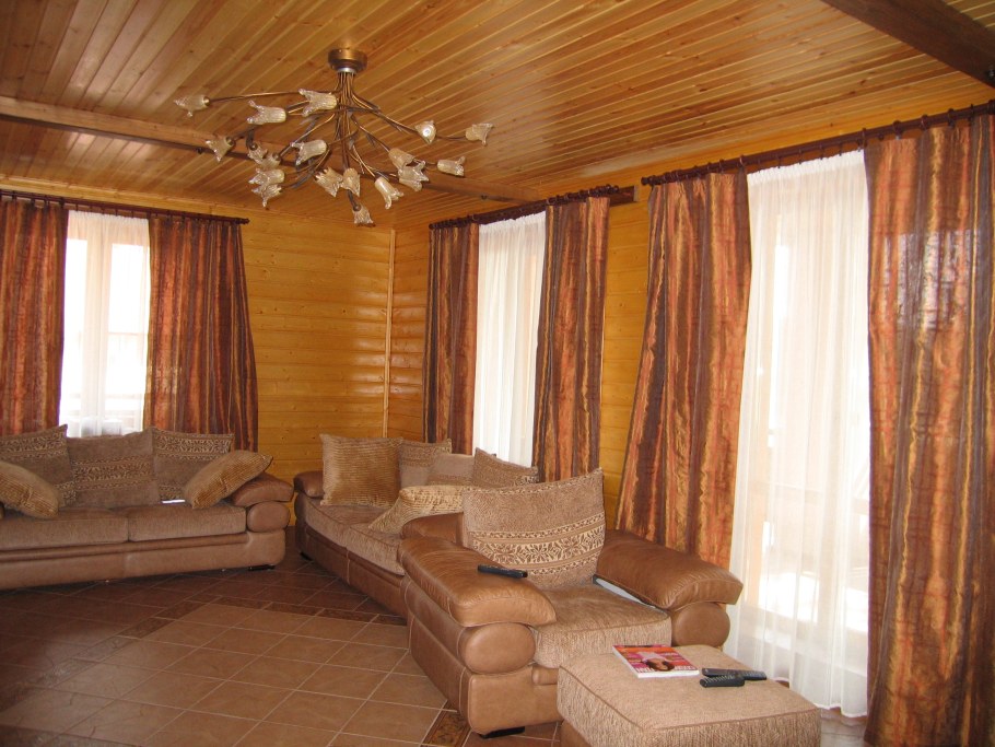 Шторы в бревенчатом доме