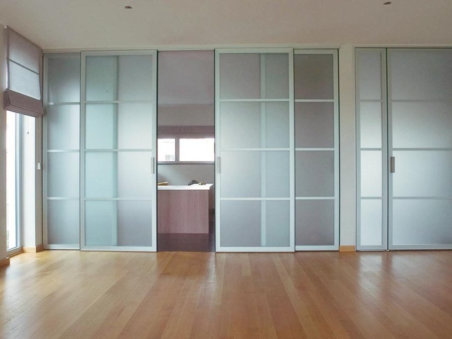 Раздвижные алюминиевые перегородки профиль Дорс