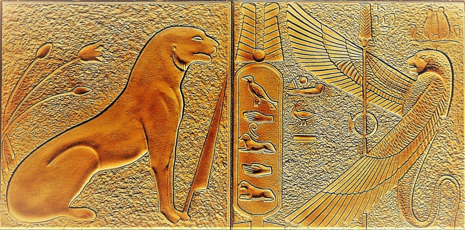 Барельефы древнего Египта Сокол