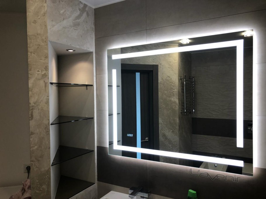 Зеркало с подсветкой в прихожую