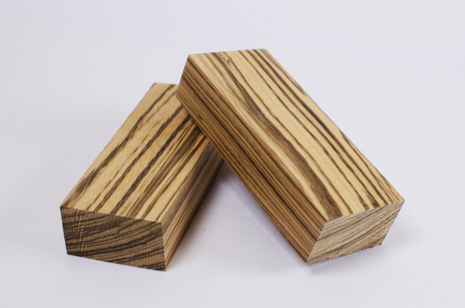 Пламенный Эбен дерево