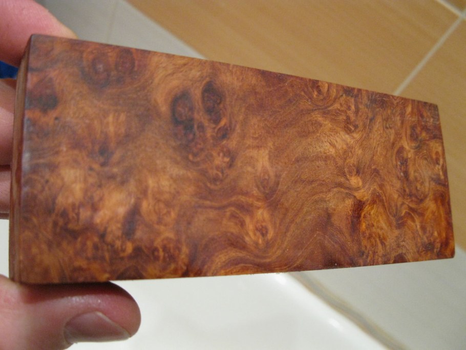 Черный граб древесина