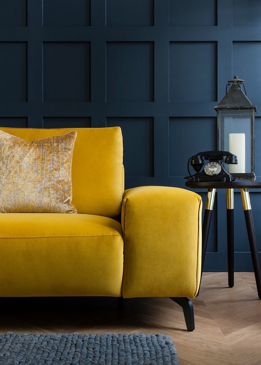 Гостиная в горчичных тонах