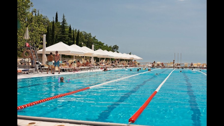 Бассейны отеля Ялта Интурист