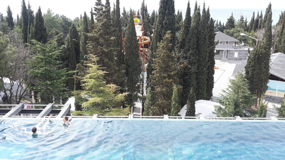 Ялта Интурист бассейн Инфинити зимой