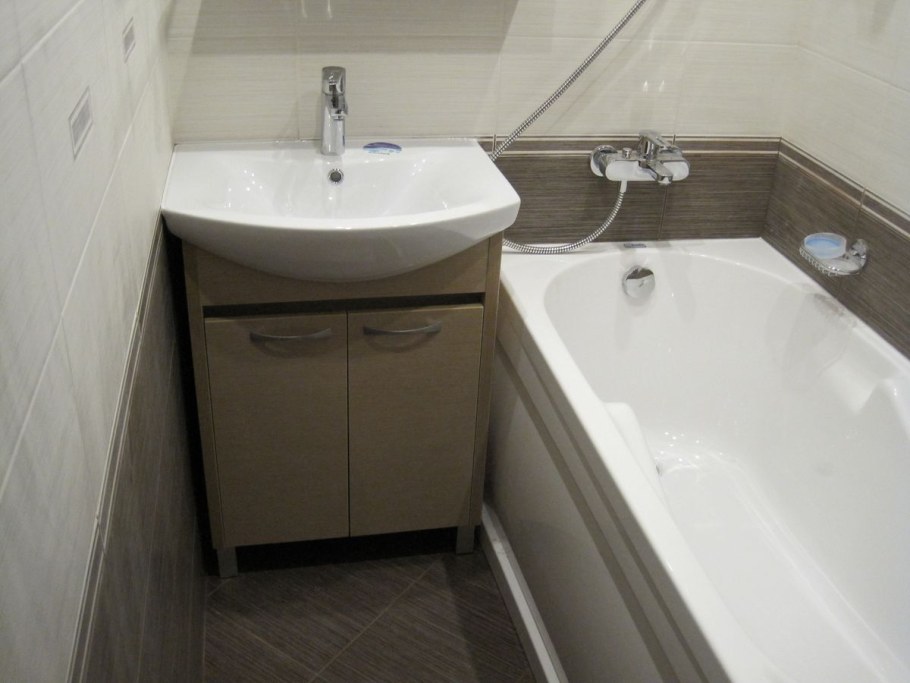 Ванная в хрущевке с душевой кабиной