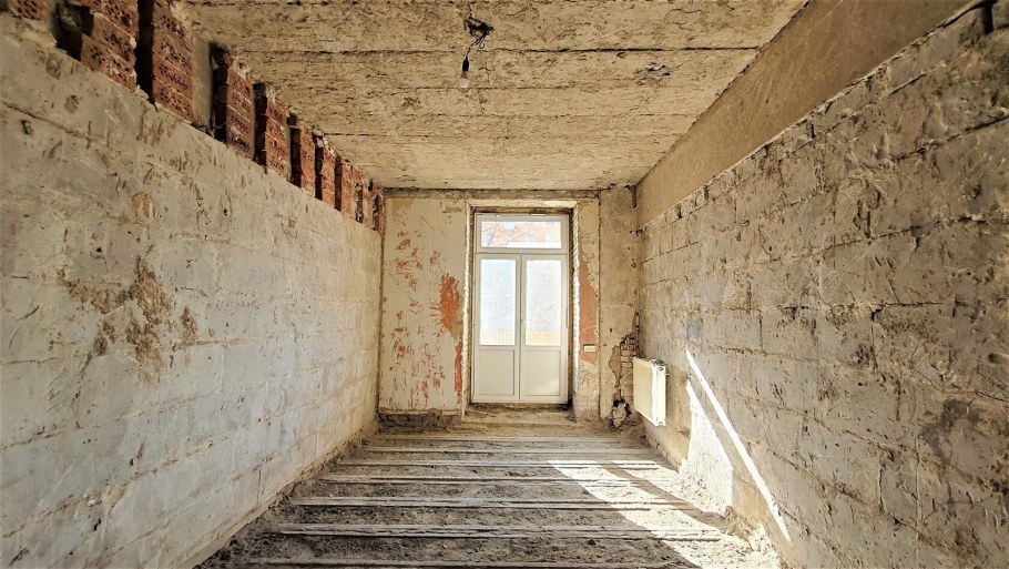 Демонтаж перегородка сталинка