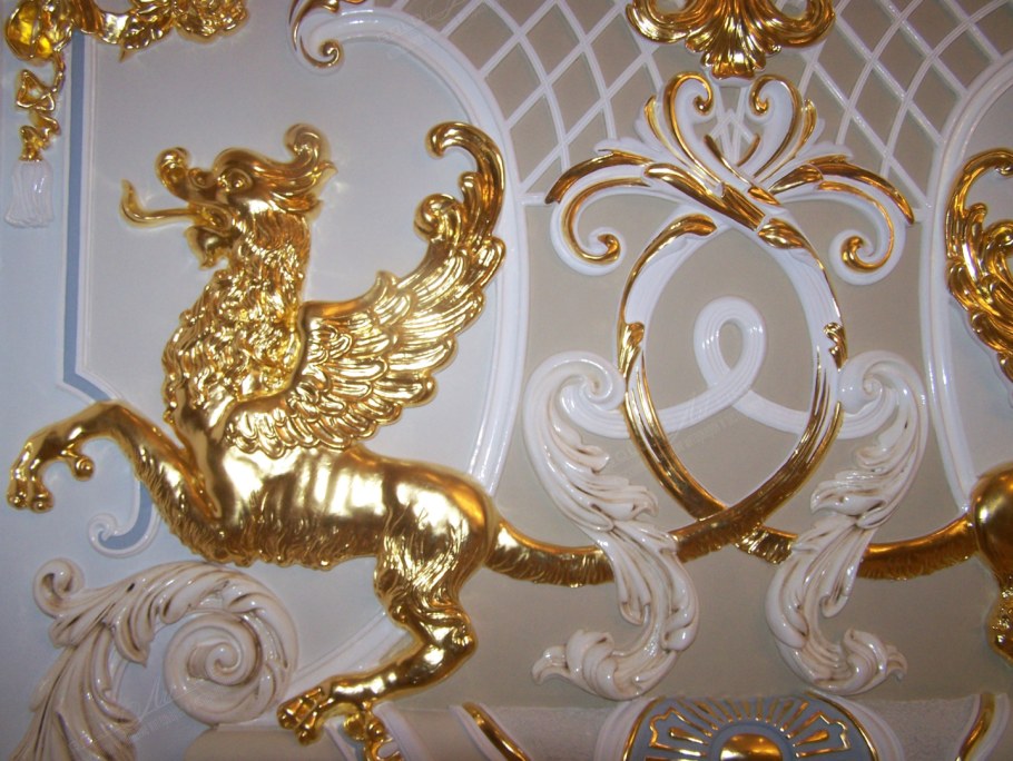 Потолок сусальное золото