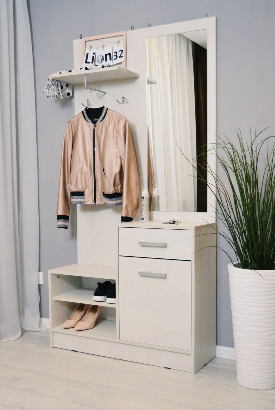 Вешалка Ника с зеркалом вз910