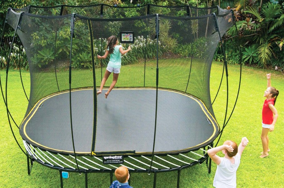 Батут для детей на участке