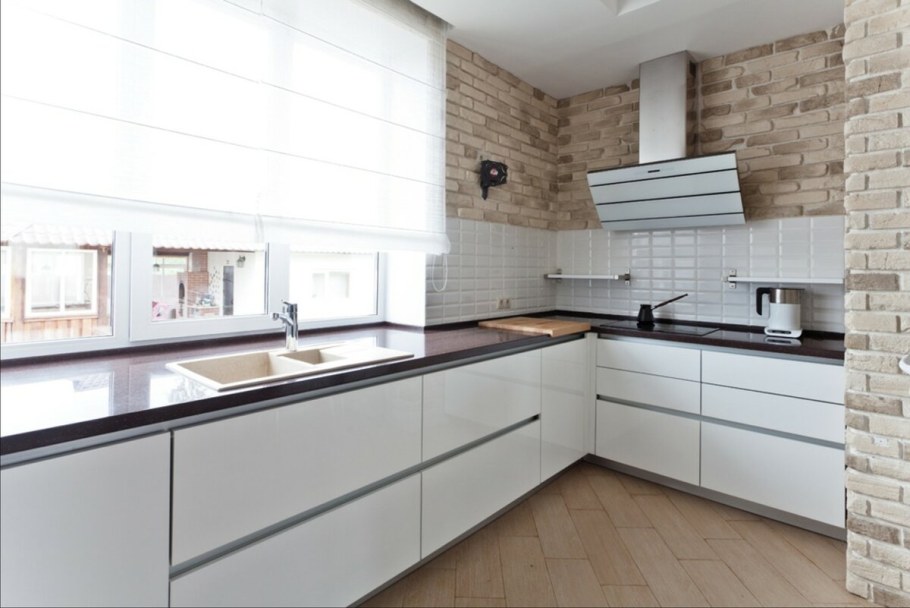 Кухонный гарнитур без навесных шкафов