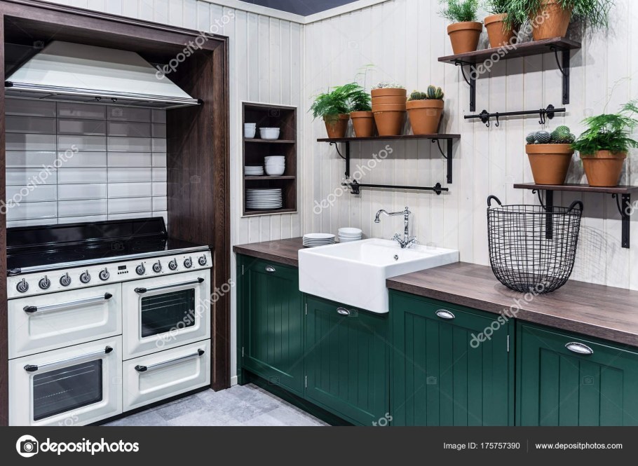 Кухонный гарнитур без шкафов