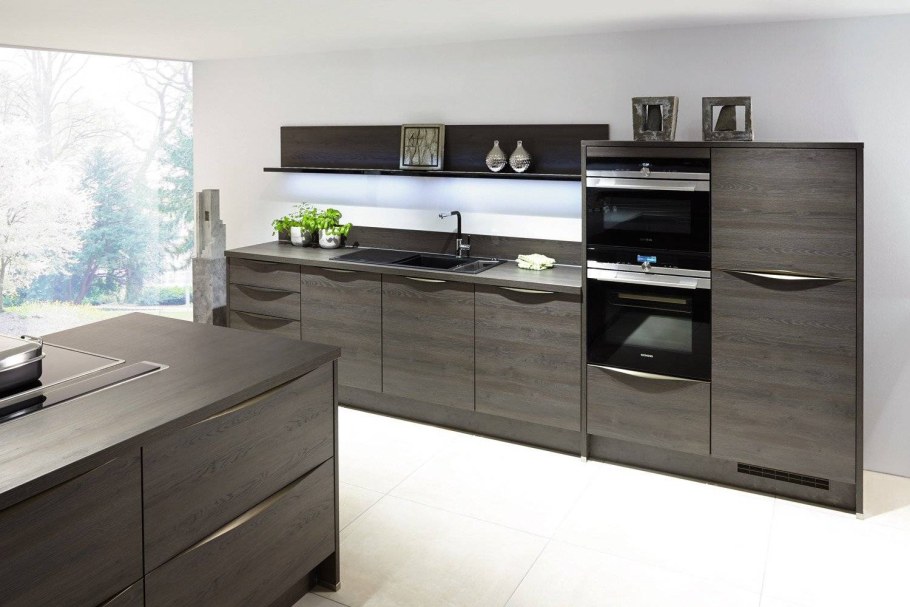 Освещение на кухне без навесных шкафов