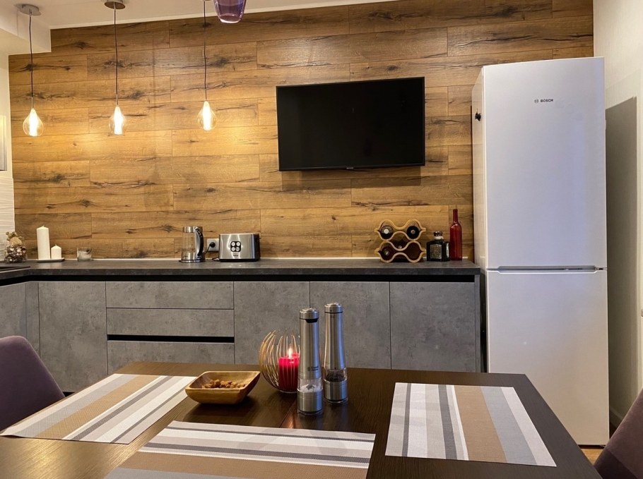 Кухни без навесных шкафов в интерьере