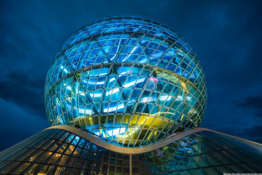Здание "сфера" Expo-2017 (Казахстан)