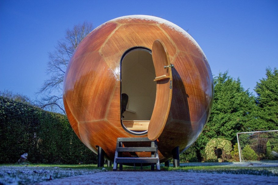 Дома в виде шара