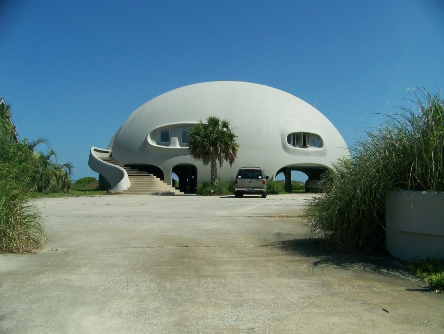 Круглый монолитный дом