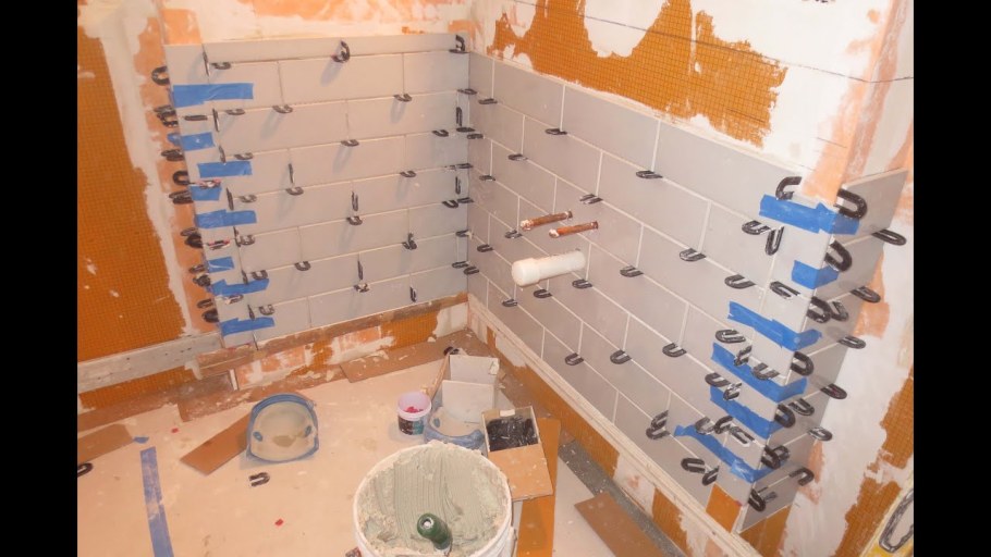 Плитка в деревянной бане