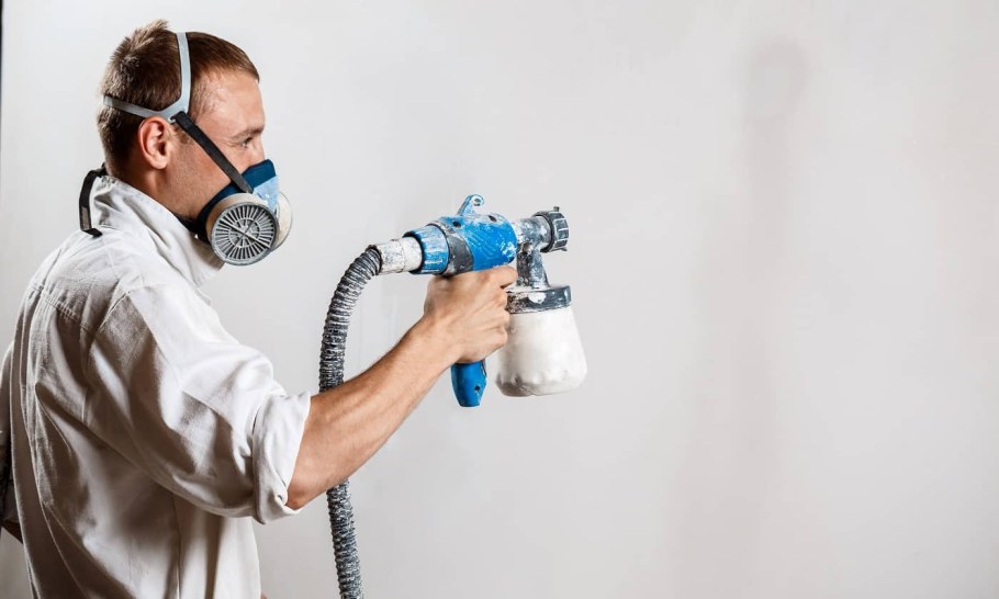 Водоэмульсионная краска для потолка