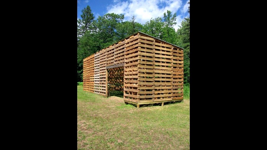 Декоративный забор из поддонов