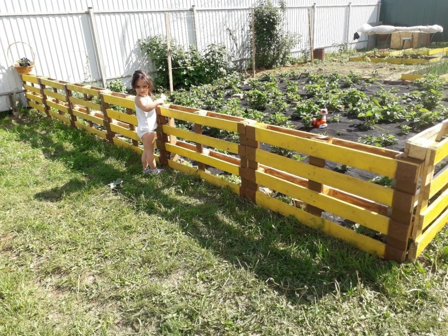Ворота на даче из поддонов своими