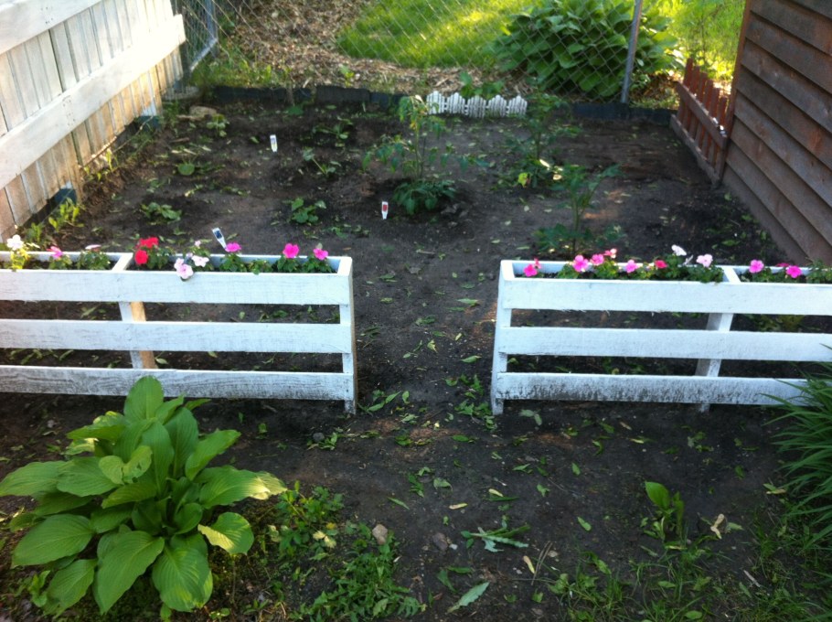 Заборчик из поддонов