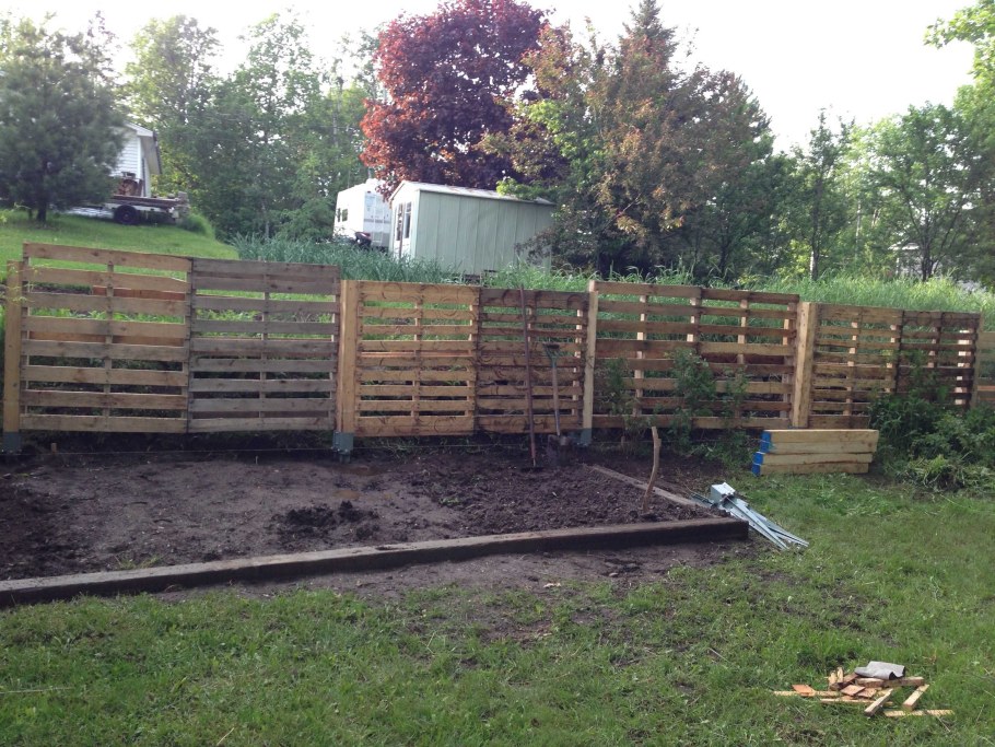 Забор из паллет