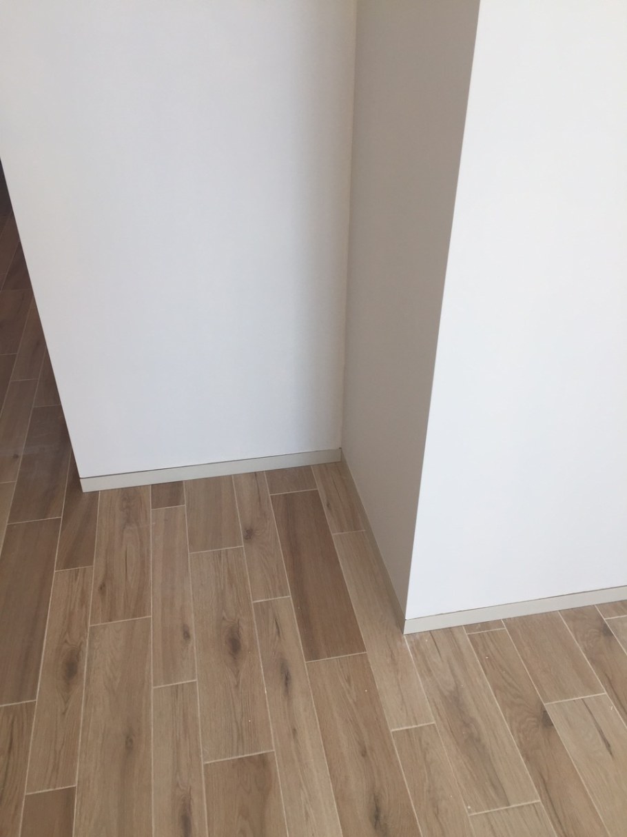 Интерьер без плинтуса