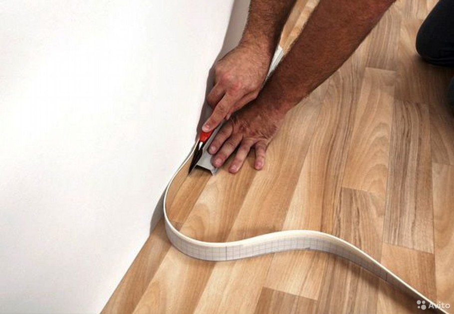 Деревянный плинтус в интерьере