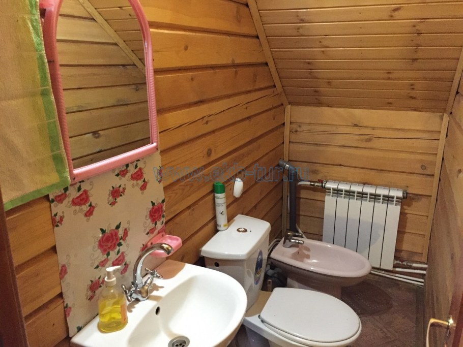 Пристройка туалета и душа к дачному дому