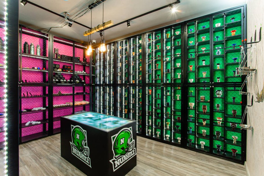 Витрины для кальянного магазина