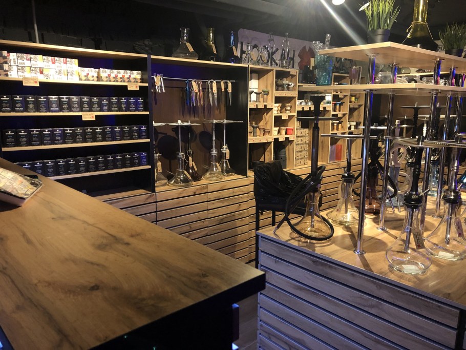 Интерьер табачного магазина