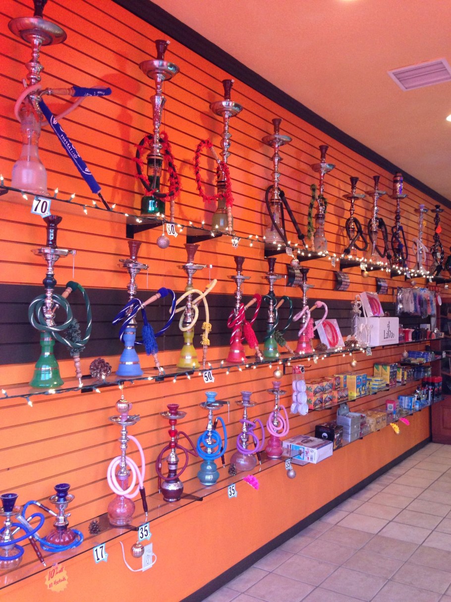 Интерьер табачного магазина