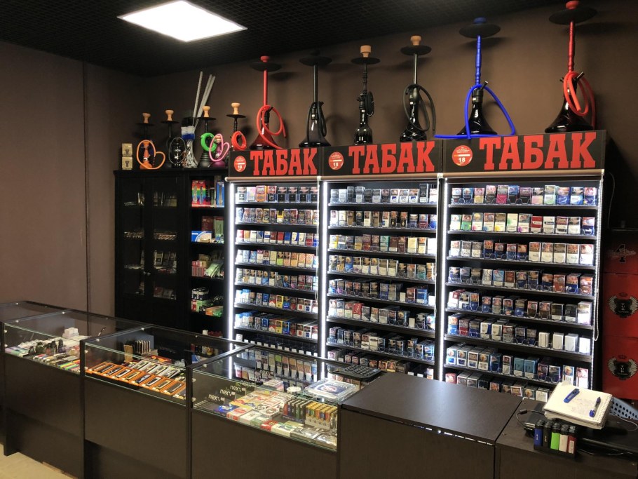 Интерьер табачного магазина
