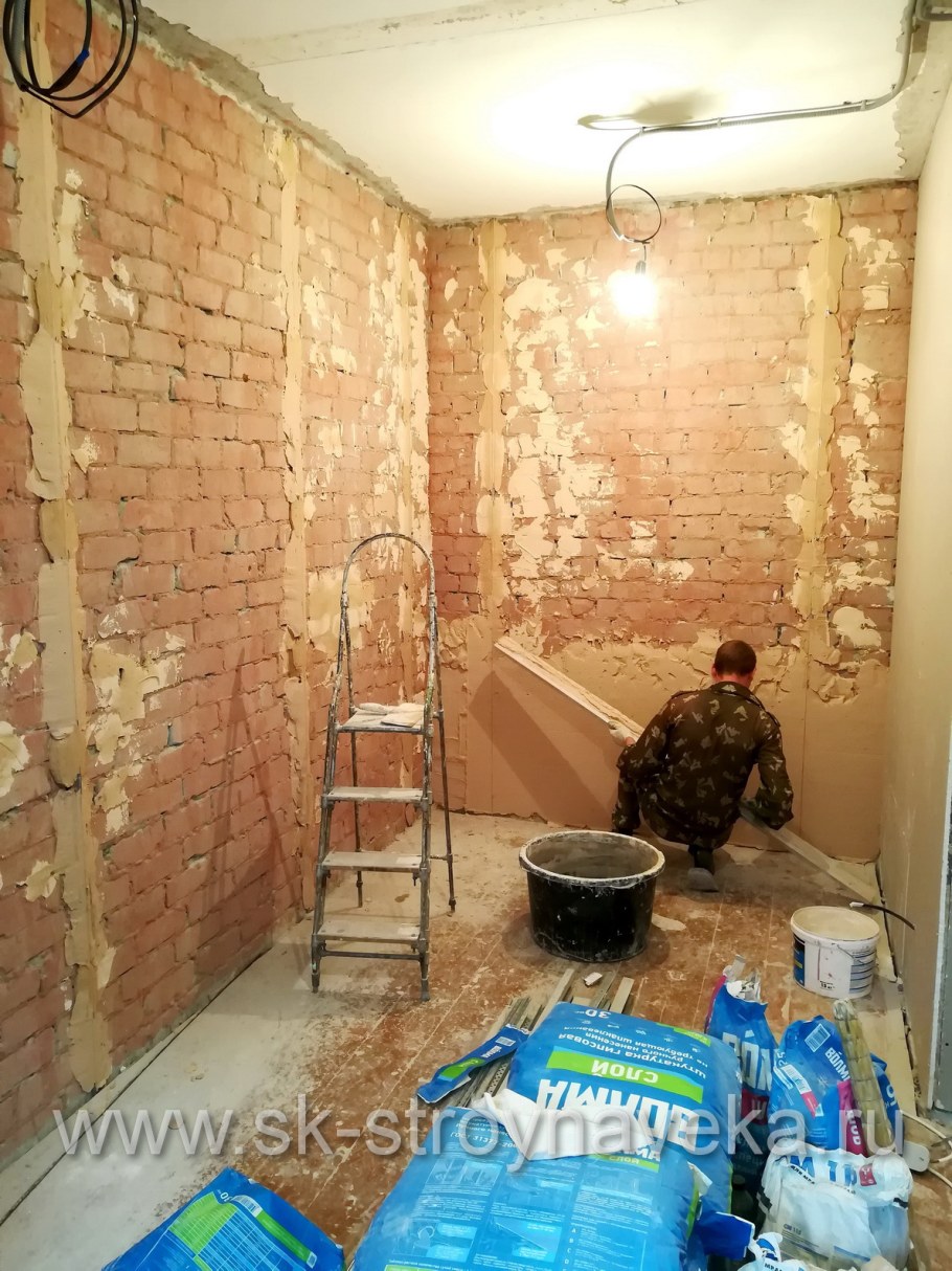 Укладка плитки в ванной на стены