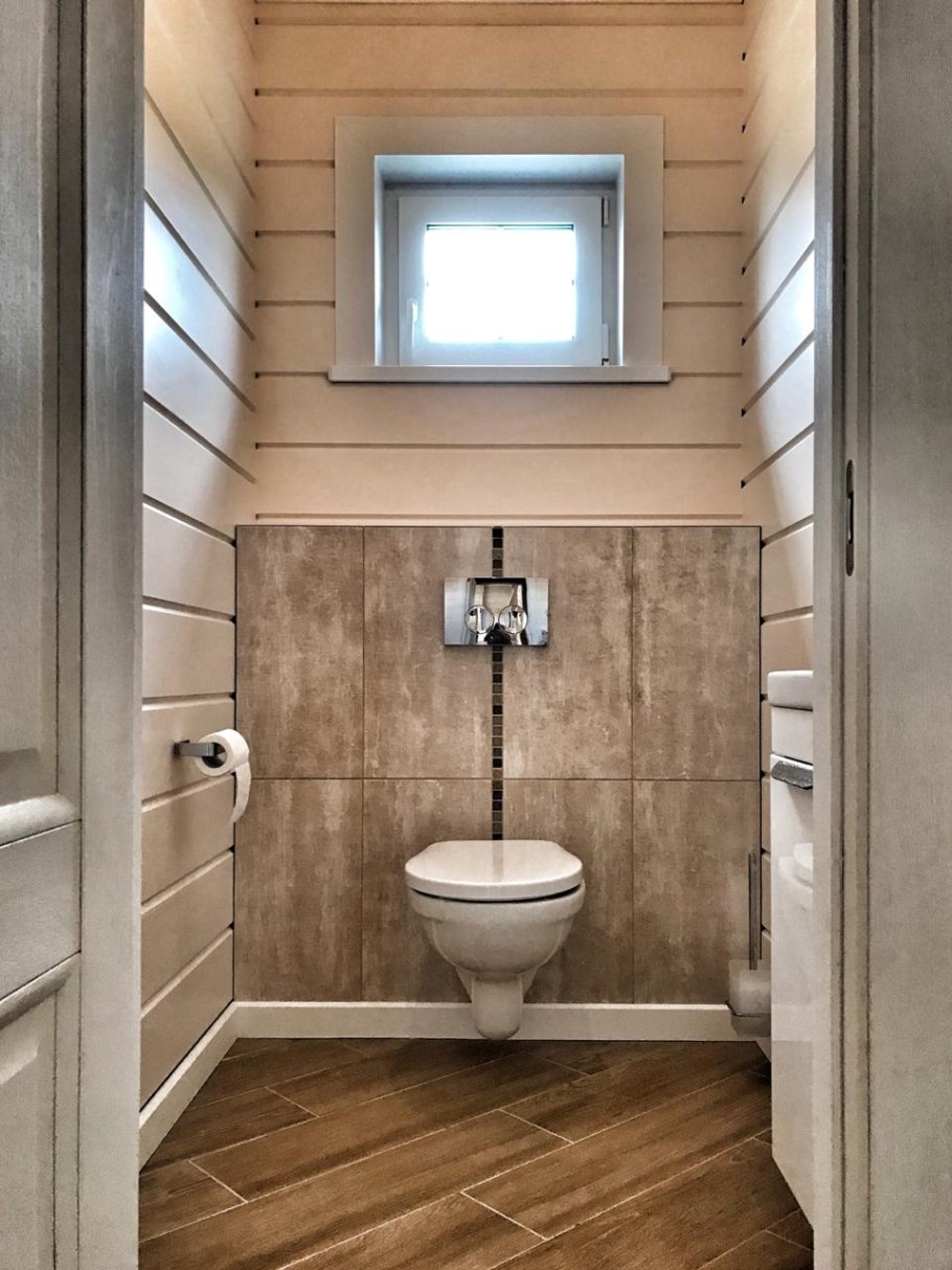 Дачный туалет внутри