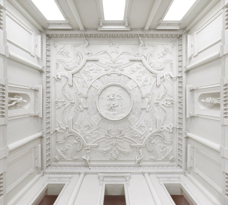 Декоративная лепнина на потолок