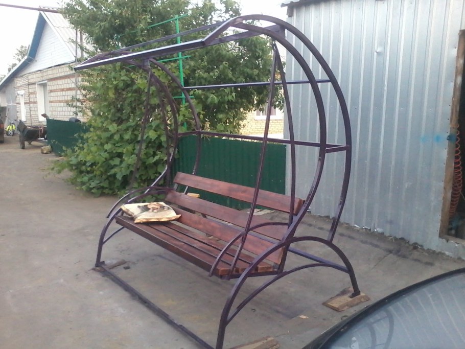 Качели деревянные