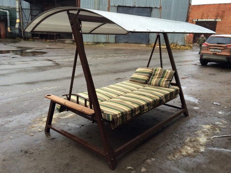 Качели из металла